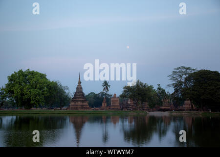 Sukhothai Historical Park oder Alte Sukhothai Stadt die erste Hauptstadt von Thailand, Sukhothai Historical Park in Thailand, Buddha, Altstadt Stockfoto