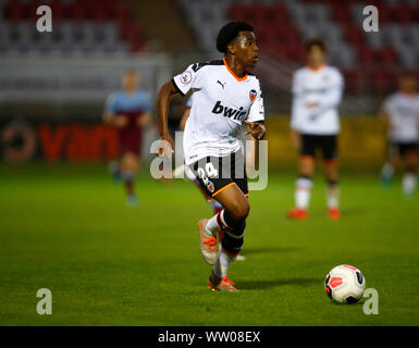 London, Großbritannien. 11 Sep, 2019. LONDON, ENGLAND. 11. SEPTEMBER: Noha Ndombassi von Valencia B während der Premier League International Cup Match zwischen West Ham United und Valencia an der Chigwell Bau Stadion in Dagenham, England am September 11, 2019 Credit: Aktion Foto Sport/Alamy leben Nachrichten Stockfoto