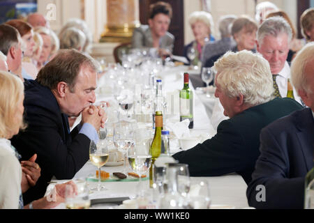 Peter Hitchens & James Hughes-Onslow in den Oldie literarische Mittagessen, 10/09/19 Stockfoto