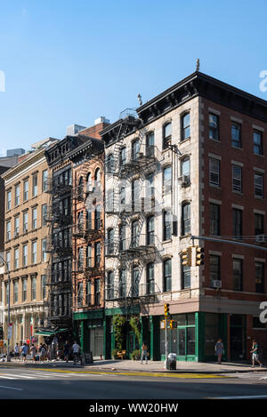 New York Canal Street, Aussicht im Sommer von typischen downtown Manhattan Gebäude aus dem 19. Jahrhundert entlang der Canal St., Soho, New York City, USA Stockfoto
