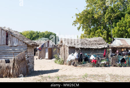 Typische malgasy Dorf - afrikanische Hütte - südliche Madagaskar Stockfoto