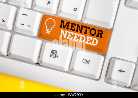 Wort schreiben Text Mentor benötigt. Business Foto zur Schau stellen wollte Hilfe für mehr erfahren oder mehr Kenntnisse nachweisen Weiß PC-Tastatur Stockfoto