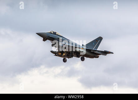 Übung Cobra Krieger 2019 - Typhoon 30 +50 der Deutschen Luftwaffe fährt RAF Waddington, Lincolnshire, auf Übung - 11. September 2019 Stockfoto