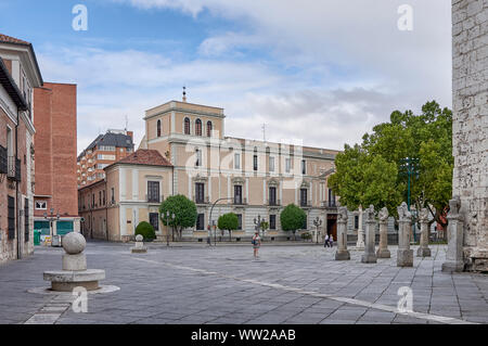 Royal Palace von Valladolid ehemalige offizielle Residenz der Könige von Spanien bei Valladolid der Sitz des Gerichtshofes war. In St. Paul's Square entfernt Stockfoto