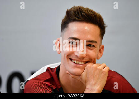 Stuttgart, Deutschland. 12 Sep, 2019. Gymnastik: WM, Medien Tag der Deutschen Gymnastik Mannschaft für die WM: Marcel Nguyen nimmt teil an einer Pressekonferenz der Deutschen Turnerinnen und Turner. Quelle: Thomas Kienzle/dpa/Alamy leben Nachrichten Stockfoto