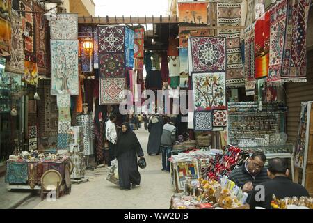 Ägypten, Luxor, im Touristen-Souk | Verwendung weltweit Stockfoto