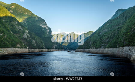 Wu Schlucht szenische Ansicht der zweite der drei Schluchten mit Yangtze River View China Stockfoto