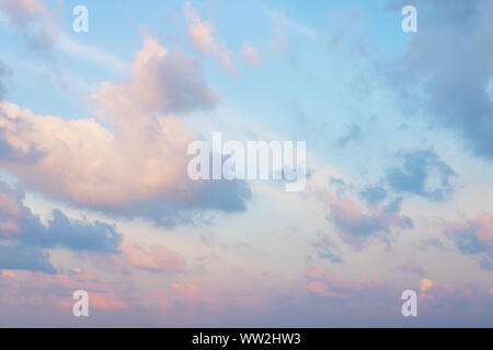 Rosa und Blau pastell Himmel Farben, Natur abstrakt Hintergrund. Stockfoto