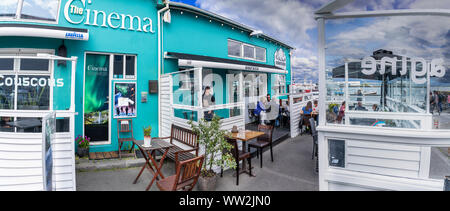 Cafés am Hafen von Reykjavik, Reykjavik, Island Stockfoto