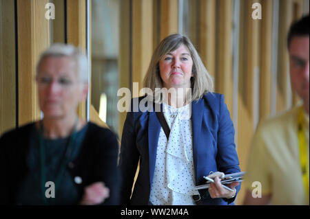 Edinburgh, Großbritannien. 12 Sep, 2019. Im Bild: Alison Johnstone MSP-Co-Leader der schottischen Grünen Partei. Erste Sitzung des Ersten Minister Fragen als das schottische Parlament versucht, einen Weg durch den Fallout der neuesten Brexit Verwirrung zu lenken und Schottland von aus der EU zu verhindern. Credit: Colin Fisher/Alamy leben Nachrichten Stockfoto