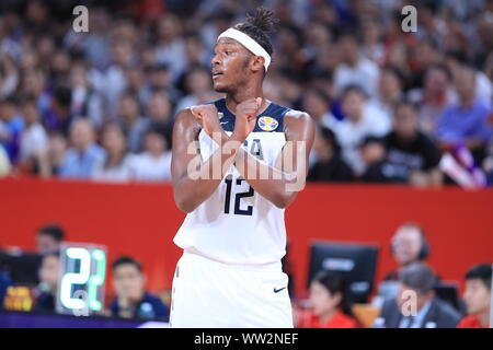 Myles Turner von den Vereinigten Staaten reagiert während ihrer Gruppe K Spiel der FIBA Basketball WM 2019 gegen Brasilien in Shenzhen City, South China Stockfoto