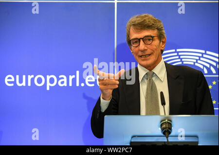 Brüssel, Belgien. 12 Sep, 2019. Der Präsident des Europäischen Parlaments, David Sassoli Adressen eine Pressekonferenz zur Brexit und anderen Thema Fragen in Brüssel, Belgien, Sept. 12, 2019. Credit: Riccardo Pareggiani/Xinhua Stockfoto