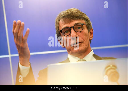 Brüssel, Belgien. 12 Sep, 2019. Der Präsident des Europäischen Parlaments, David Sassoli Adressen eine Pressekonferenz zur Brexit und anderen Thema Fragen in Brüssel, Belgien, Sept. 12, 2019. Credit: Riccardo Pareggiani/Xinhua Stockfoto