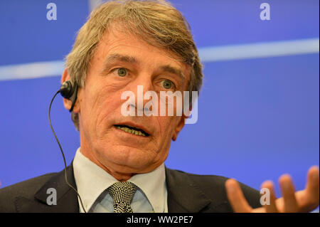 Brüssel, Belgien. 12 Sep, 2019. Der Präsident des Europäischen Parlaments, David Sassoli Adressen eine Pressekonferenz zur Brexit und anderen Thema Fragen in Brüssel, Belgien, Sept. 12, 2019. Credit: Riccardo Pareggiani/Xinhua Stockfoto