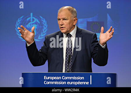 Brüssel, Belgien. 12. Sep 2019. Pressekonferenz von Kommissar Vytenis ANDRIUKAITIS und dem Generaldirektor der Weltgesundheitsorganisation Tedros ADHANOM GHEBREYESUS, anlässlich der weltweiten Impfung Gipfel. Alexandros Michailidis/Alamy leben Nachrichten Stockfoto