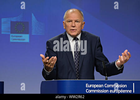 Brüssel, Belgien. 12. Sep 2019. Pressekonferenz von Kommissar Vytenis ANDRIUKAITIS und dem Generaldirektor der Weltgesundheitsorganisation Tedros ADHANOM GHEBREYESUS, anlässlich der weltweiten Impfung Gipfel. Alexandros Michailidis/Alamy leben Nachrichten Stockfoto