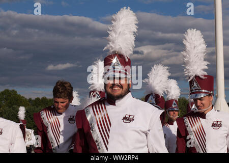 Universität von Massachusetts Band spielen zu Hause Spiel in Amherst, MA Stockfoto