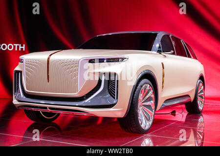 FRANKFURT, Deutschland - 11.September 2019: Neue hongqi E115 elektrische SUV-Auto auf der Frankfurter Automobilausstellung IAA 2019 präsentiert. Stockfoto