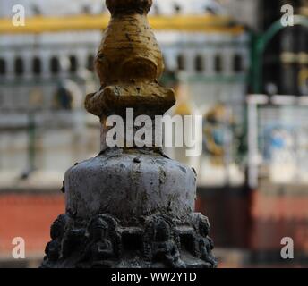 Buddha Augen auf kleinen Stupa in Kathmandu Stockfoto