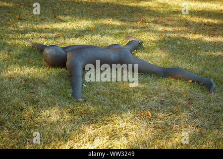 Yokosuka, Japan - 01. Dezember 2007: Die Skulptur in der Nähe von Antony Gormley im Hakone Open Air Museum von autemn. Kanagawa. Japan Stockfoto