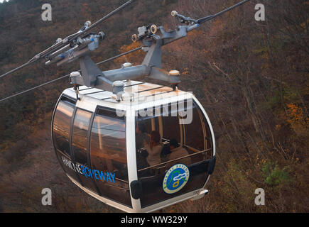 Yokosuka, Japan - Dezember 01, 2007: Hütte der Hakone Seilbahn aerial tram Über die Steigung der Owakudani-tal. Hakone, Kanagawa. Honshu. Japan Stockfoto