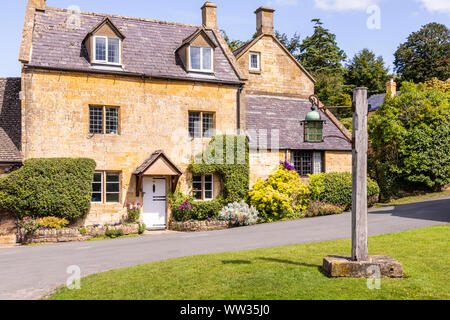 Alte Steinhäuser in der Cotswold Dorf Stanton, Gloucestershire, Großbritannien Stockfoto