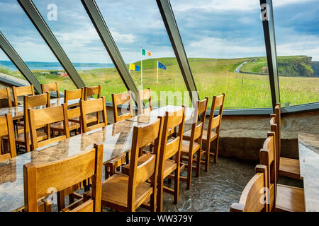 Cafe im Visitor Center in die Klippen von Moher Irland Stockfoto