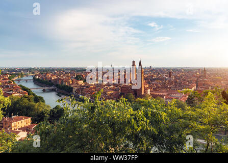 Die beste Aussicht auf Verona im Sonnenuntergang Stockfoto