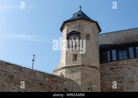 Burg und Festung Waldeck mit Blick auf den Edersee in der deutschen Region Sauerland Stockfoto