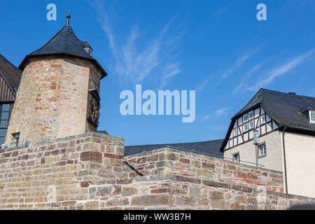 Burg und Festung Waldeck mit Blick auf den Edersee in der deutschen Region Sauerland Stockfoto