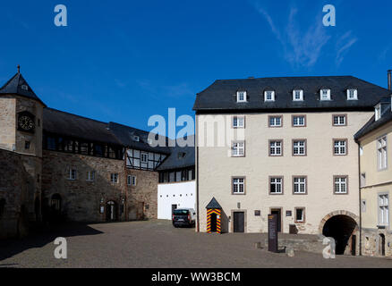 Burg und Festung Waldeck mit Blick auf den Edersee in der deutschen Region Sauerland Stockfoto