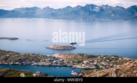 Antenne Sommer Meer Panorama Norwegen Bergen, Lofoten, Ferienhäuser Konzept Stockfoto