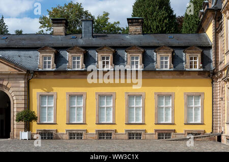 Architektur des gelben Classic Style Arolsen Schloss in Bad Arolsen im Sauerland Stockfoto