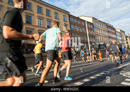 Stockholm, Schweden. September 2019. Die Teilnehmer in Stockholm Halvamarathon statt am 8. September 2019 Stockfoto