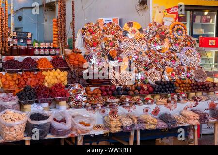 In Halle mit kandierten Früchten ausgeht, getrocknete Früchte, Jerewan, Armenien Stockfoto