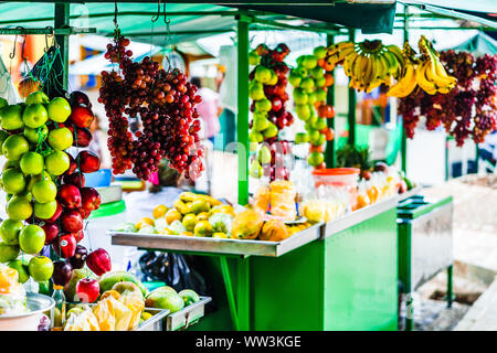 Blick auf die Früchte auf dem Markt in der Ortschaft Jardin, Kolumbien Stockfoto