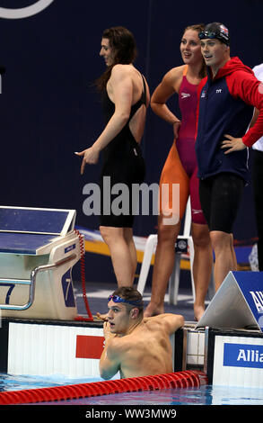 Großbritanniens Jessica-Jane Applegate, Bethany Firth, Thomas Hamer und Reece Dunn, nachdem er mit einem Weltrekord im Gemischten 4 x 100 m Freistilstaffel S14 Finale bei den London Aquatic Centre, London bei Tag vier der Welt Para Schwimmen Allianz Meisterschaften. Stockfoto