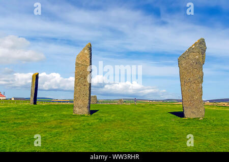 Stehende Steine von Stenness Termine von mindestens 3100 v. Chr. und sind Teil des Herzens der neolithischen Orkney UNESCO Weltkulturerbe, Schottland Stockfoto