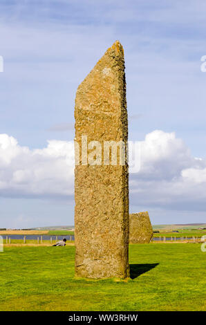 Stehende Steine von Stenness Termine von mindestens 3100 v. Chr. und sind Teil des Herzens der neolithischen Orkney Weltkulturerbe, Schottland Stockfoto