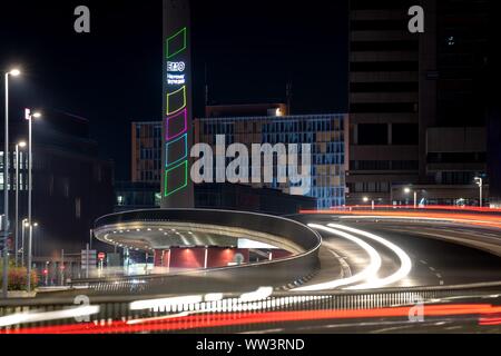 Hannover, Deutschland. 12 Sep, 2019. Die VW-Tower, ein ehemaliger Fernsehturm Spitznamen "Telemoritz', ist in den Farben der EMO Hannover beleuchtet. Credit: Sina Schuldt/dpa/Alamy leben Nachrichten Stockfoto