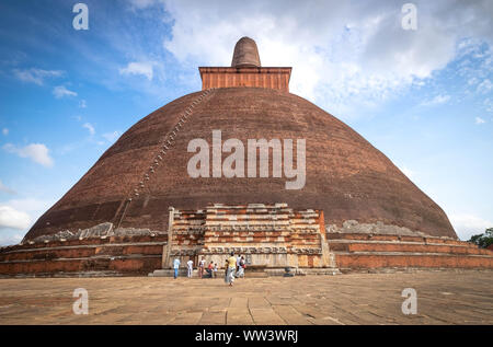 Polonnaruwa/Sri Lanka - 07 AUGUST 2019: Jetavana Dagoba ist einer der zentralen Orte im heiligen Welt Erbe der Stadt Anuradhapura, Sri Lanka, Stockfoto