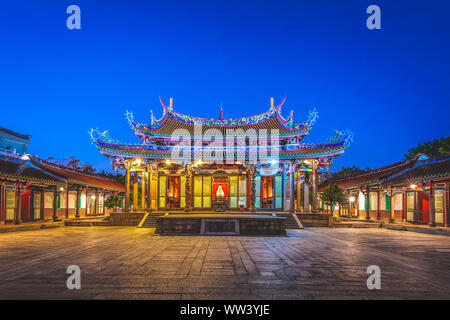 Nachtaufnahme des Konfuzius Tempel in Taipei, Taiwan Stockfoto