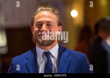 Toronto, Ontario, Kanada. 12 Sep, 2019. Charlie Hunnam besucht die Premiere von "jungleland" während der 44Th Toronto International Film Festival, tiff, an der Prinzessin von Wales Theatre in Toronto, Kanada, am 12. September 2019. | Verwendung der weltweiten Kredit: dpa Picture alliance/Alamy leben Nachrichten Stockfoto