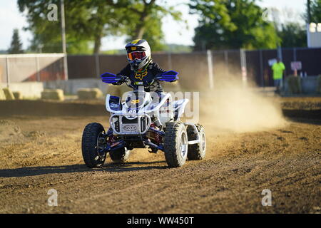 Monroe, Wisconsin - Juli 27th, 2019 Atv, Quad, und Dirt Bike Motokazie Rennen Wettbewerb von Minnesota statt einer Veranstaltung im Monroe County Fair. Stockfoto