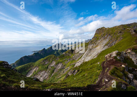 Trail von Reinebringen der Reine, Lofoten, Norwegen Stockfoto