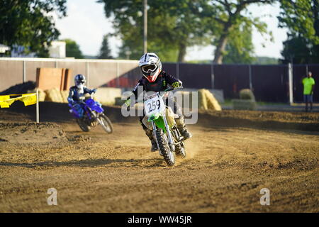 Monroe, Wisconsin - Juli 27th, 2019 Atv, Quad, und Dirt Bike Motokazie Rennen Wettbewerb von Minnesota statt einer Veranstaltung im Monroe County Fair. Stockfoto