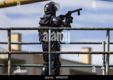 Juni 4, 2019: Mitglied der Mobilen Riot Squadron (ESMAD) bei den Unruhen in der La Macarena Viertel Universität Credit: Daniel Garzon Herazo/ZUMA Draht/Alamy leben Nachrichten Stockfoto