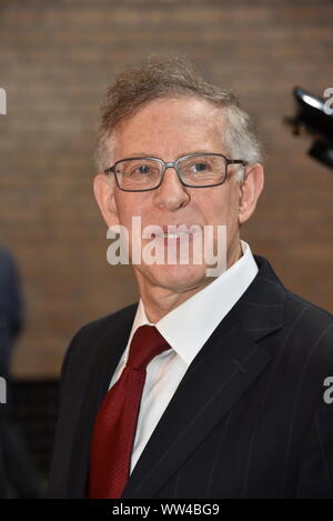 Köln, Deutschland. 12 Sep, 2019. Der US-Neurologe Prof. Dr. Richard Finkel, Professor für Neurologie an der Universität von Central Florida und Leiter der Neurologie an der Ile-de-France Childrens Hospital in Orlando, Sieger der K.J. Zülch-Preis, dem K-J. Zülch Preis der Gertrud Reemtsma Stiftung wird seit 1990 für besondere Leistungen in der neurologischen Grundlagenforschung vergeben. Credit: Horst Galuschka/dpa/Alamy leben Nachrichten Stockfoto