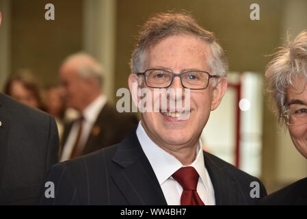 Köln, Deutschland. 12 Sep, 2019. Der US-Neurologe Prof. Dr. Richard Finkel, Professor für Neurologie an der Universität von Central Florida und Leiter der Neurologie an der Ile-de-France Childrens Hospital in Orlando, Sieger der K.J. Zülch-Preis, dem K-J. Zülch Preis der Gertrud Reemtsma Stiftung wird seit 1990 für besondere Leistungen in der neurologischen Grundlagenforschung vergeben. Credit: Horst Galuschka/dpa/Alamy leben Nachrichten Stockfoto