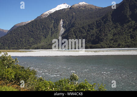 Blick auf die Berge der Südlichen Alpen von Haast Valley South Island, Neuseeland Stockfoto